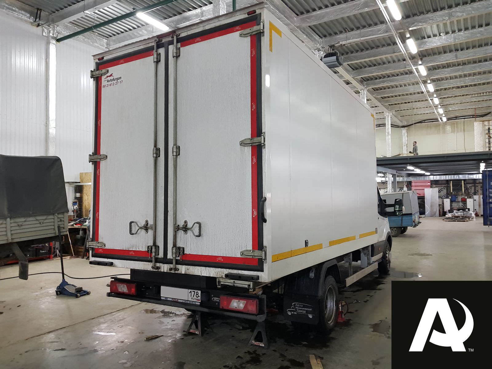 Установка пневмоподвески на Ford Transit задний привод, будка, рестайлинг - фото и описание работ, технические детали проекта и характеристики