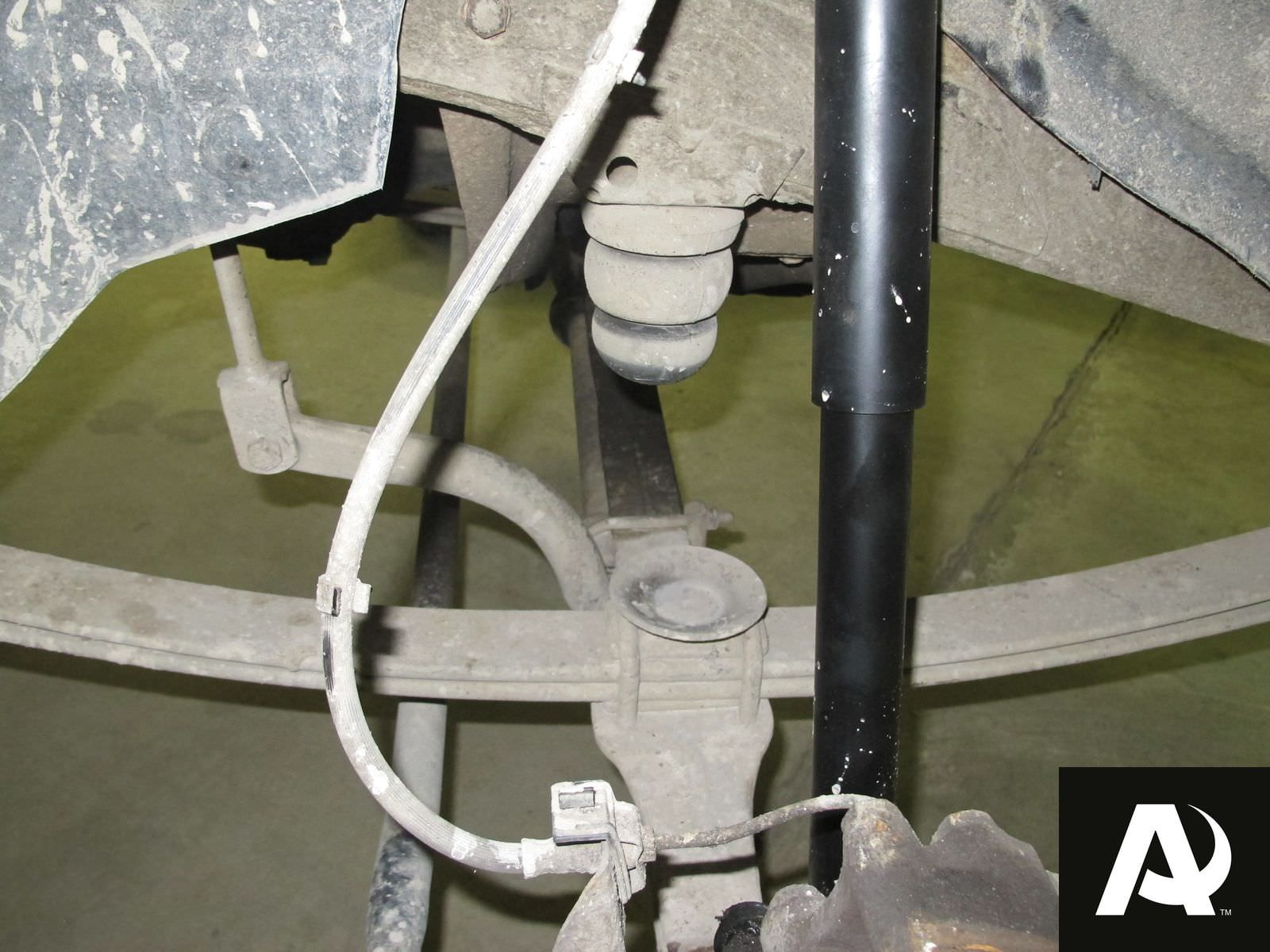 Установка передней и задней пневмоподвески в дополнение к рессорам Mercedes Sprinter T1 308D