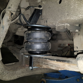 Пневмоподвеска на переднюю ось Isuzu NQR 75  2005 - 2015