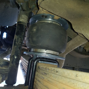 Пневмоподвеска на переднюю ось Isuzu NQR 90/95