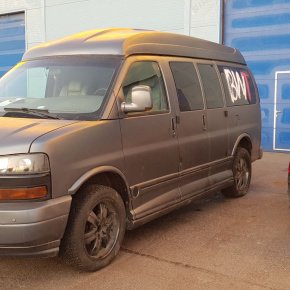 Установка пневмоподвески на Chevrolet Express 1500  Black & White Team