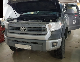 Установка задней пневмоподвески с управлением из салона ﻿Toyota Tundra