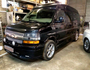 Полная пневмоподвеска на микроавтобус представительского класса Chevrolet Express 1500