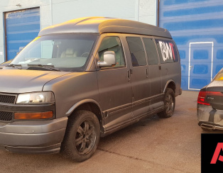 Установка пневмоподвески на Chevrolet Express 1500  Black & White Team