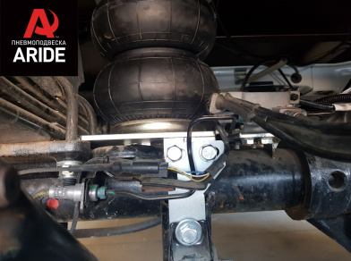 Рис. 9 Наши проекты: Установка задней пневмоподвески с управление из салона ﻿Ford Transit 460/470