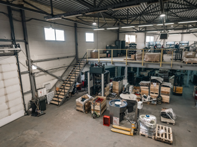 Рис. 1 Линия по производству пневмоподушек 