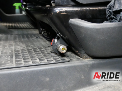 Рис. 4 Наши проекты: Пневмоподвеска на Volswagen Caravelle T5