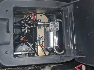 Рис. 8 Наши проекты: Установка пневмоподвески Уаз Профи односкат