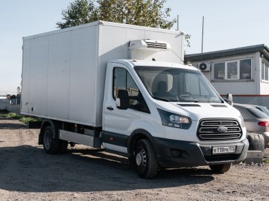 Рис. 1 Усилили заднюю подвеску коммерческого Ford Transit с фургоном: установили пневмоподушки 180D1 и двухконтурное управление с компрессором, манометром и клавишами в салоне
