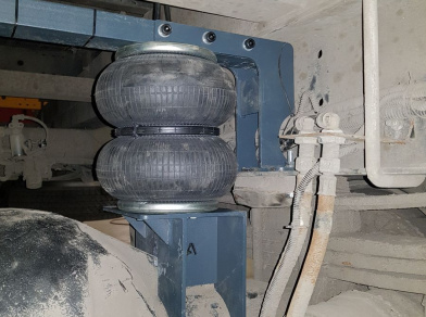 Рис. 4 Наши проекты: Пневмоподвеска на Камаз 4308 - установка на заднюю ось