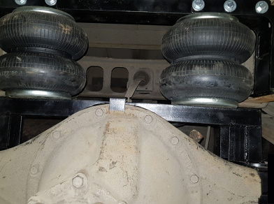 Рис. 6 Наши проекты: Пневмоподвеска на Mitsubishi FUSO Fighter