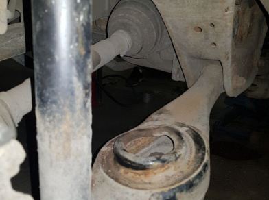 Рис. 6 Наши проекты: Пневмоподвеска на Mitsubishi Pajero в СТО - Этапы установки