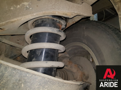 Рис. 2 Наши проекты: установка пневмоэлементов в пружины Nissan Pathfinder 51