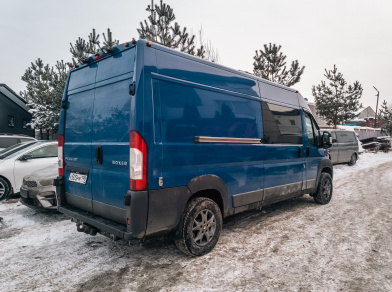 Рис. 2 Установка пневмоподушек на Peugeot Boxer