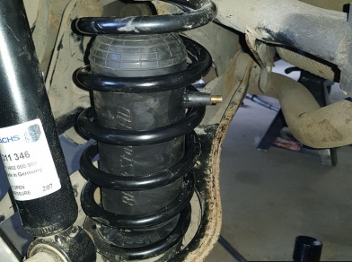 Рис. 2 Наши проекты: Установка вставок в пружины Blackstone на Skoda Superb