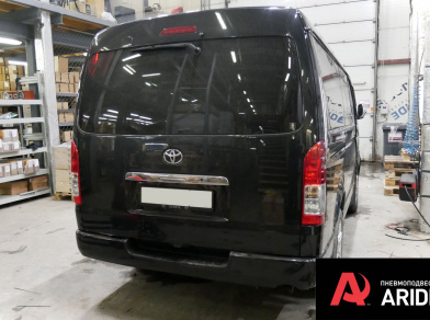 Рис. 9 Наши проекты: Установка пневмоподвески на Toyota Hiace