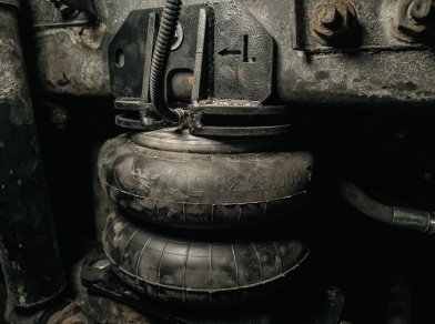 Рис. 5 Защита рессор на самосвале Volvo FMX 6x4